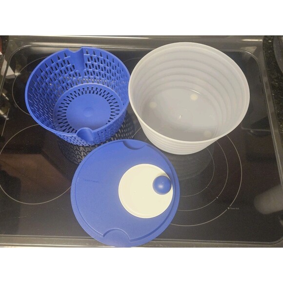 Tupperware SPIN N SAVE Salad Spinner 4.5L Blue & White 3 Piece - Picture 4 of 11